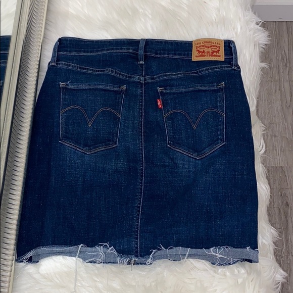 Levi’s denim skirt - Picture 1 of 3